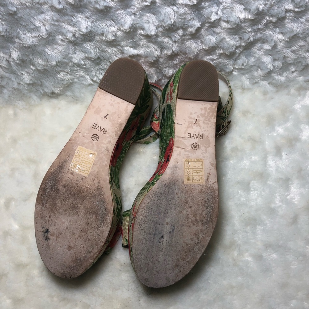 RAYE Revolve palm floral platform wedges - Picture 8 of 8
